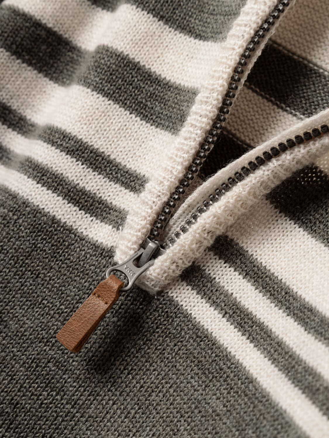 model_shot-front_full